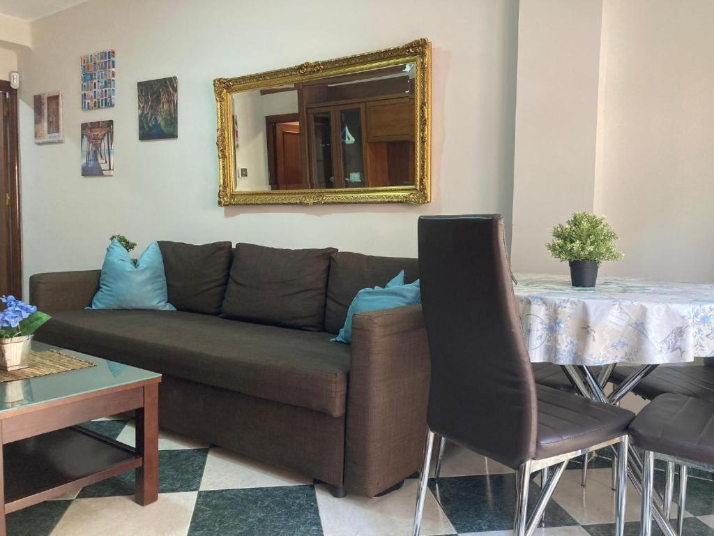 מאלגה Calu Homes Cerca De Estacion De Tren מראה חיצוני תמונה